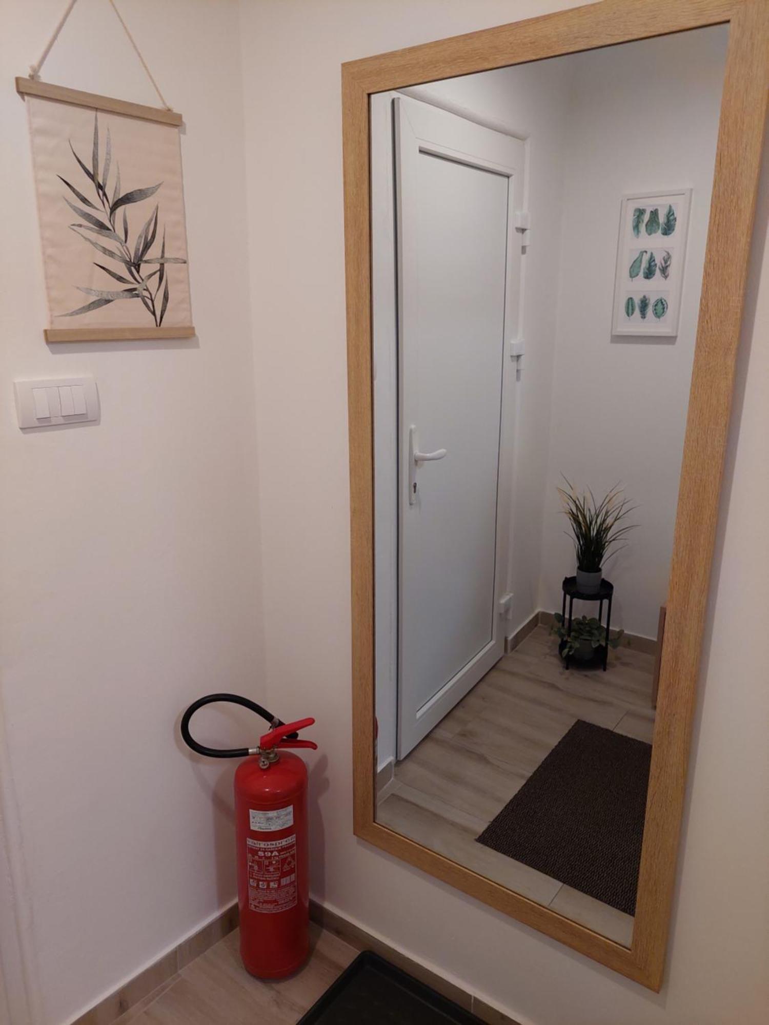Street Apartment Subotica Luaran gambar
