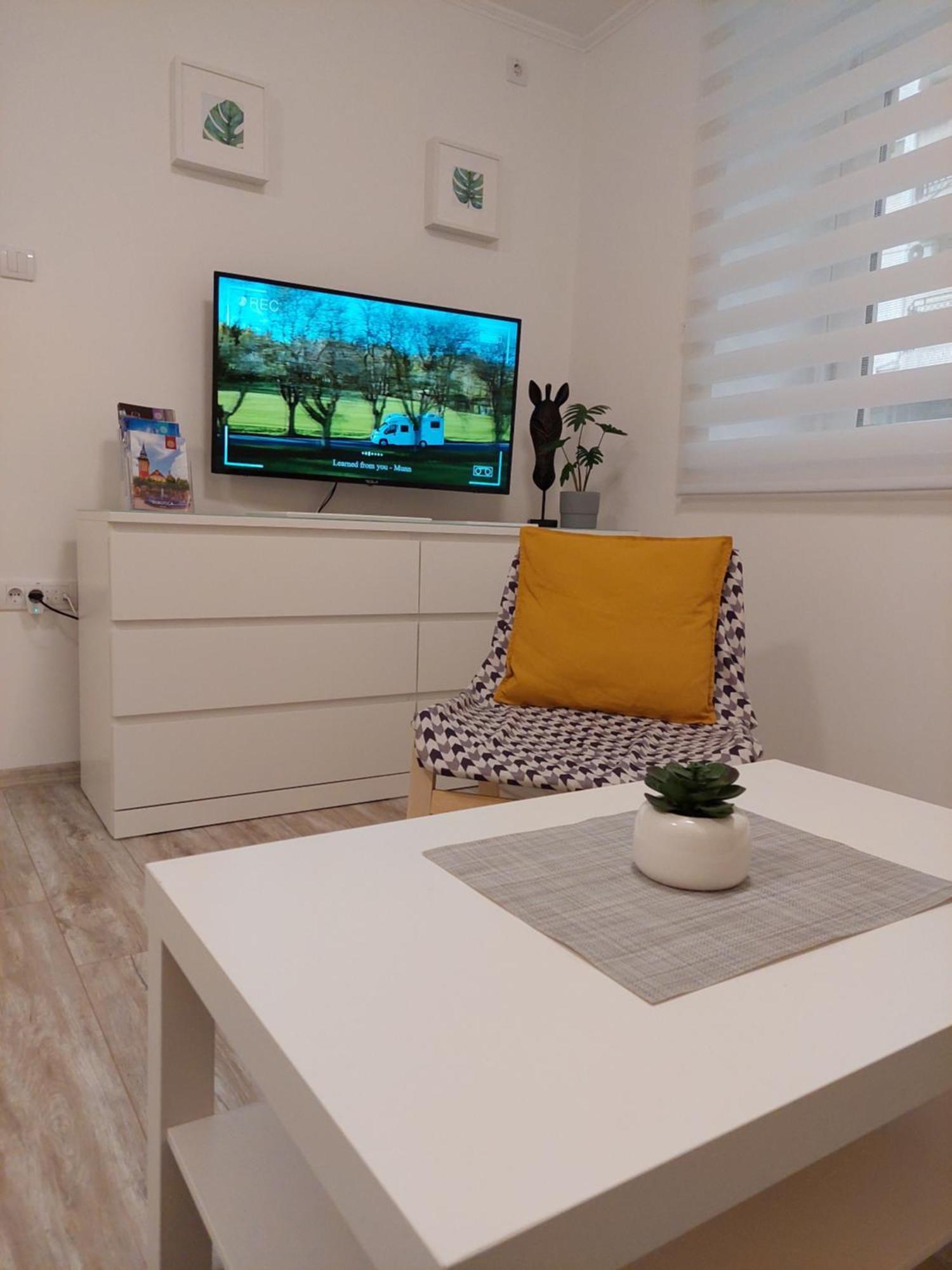 Street Apartment Subotica Luaran gambar
